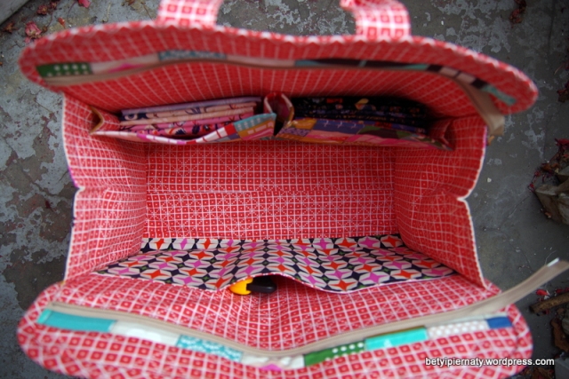 makers-tote-inside-empty-betyipiernaty-joel-dewberry-cottonandsteel-handmade-noodlehead-pattern