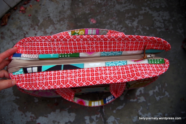 makers-tote-top-view-betyipiernaty-joel-dewberry-cottonandsteel-playful-handmade-noodlehead-pattern